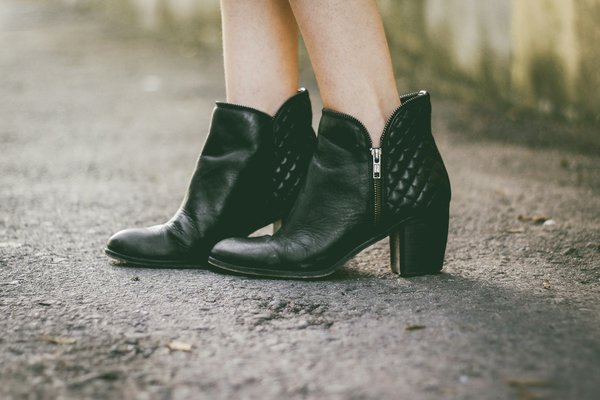 Les Meilleures Chaussures à Talons Carrés pour Parfaire Votre Look Professionnel